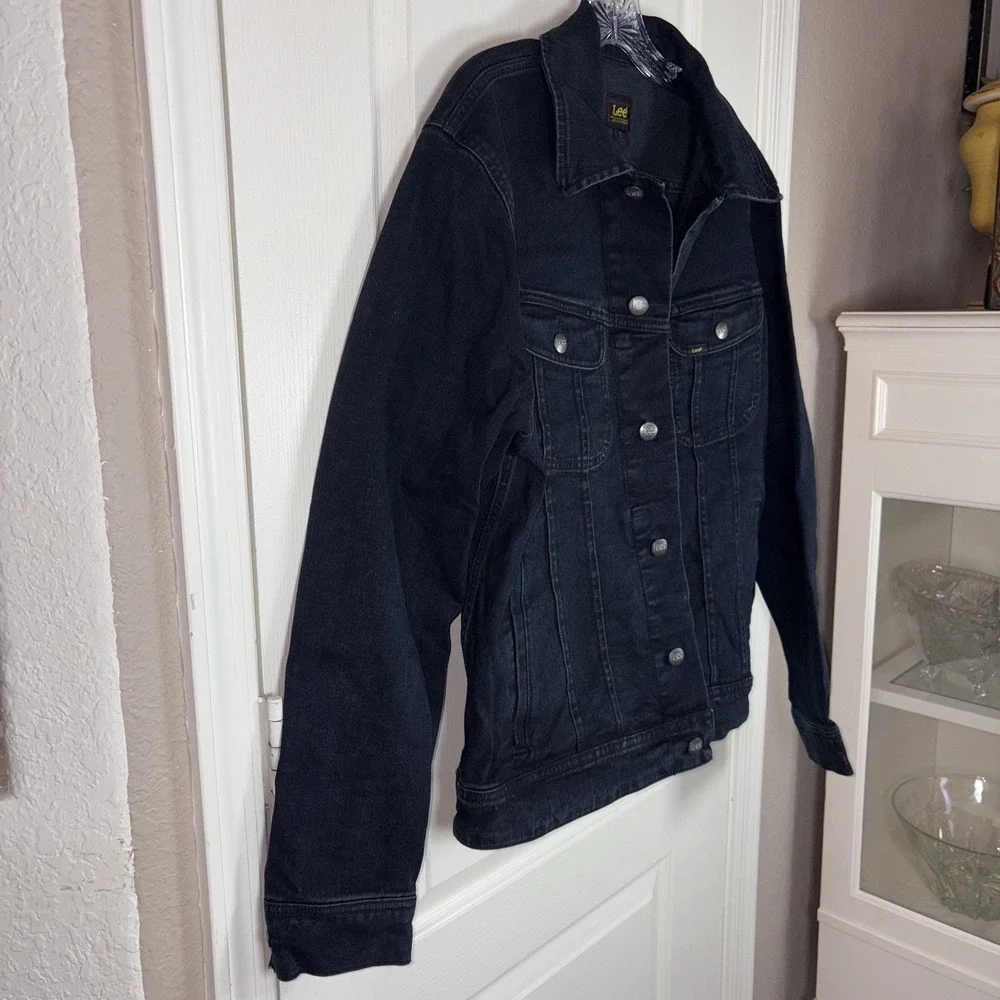 Lee Men's Denim Jacket L Blue Black NWT Button Closure Collared Premium Fit Clas
